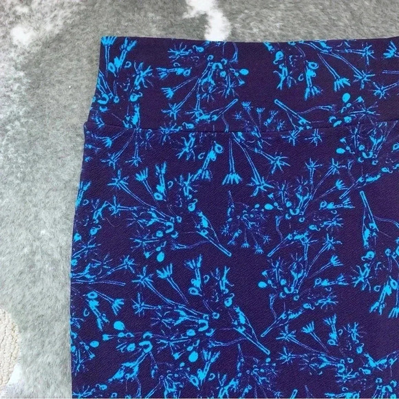 LuLaRoe Cassie Skirt - Picture 2 of 9